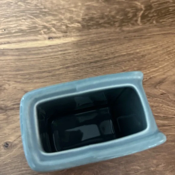 Alice's Adventures in Wonderland Book Pot - Picture 6 of 7